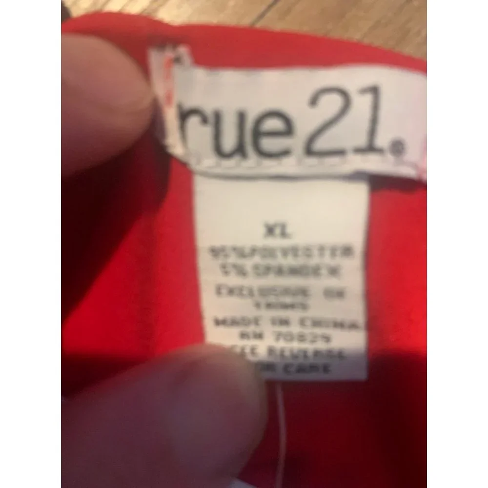 NWT Rue 21 Cropped Tank Top Chain Closure on Back Women's Size XL - Picture 5 of 8